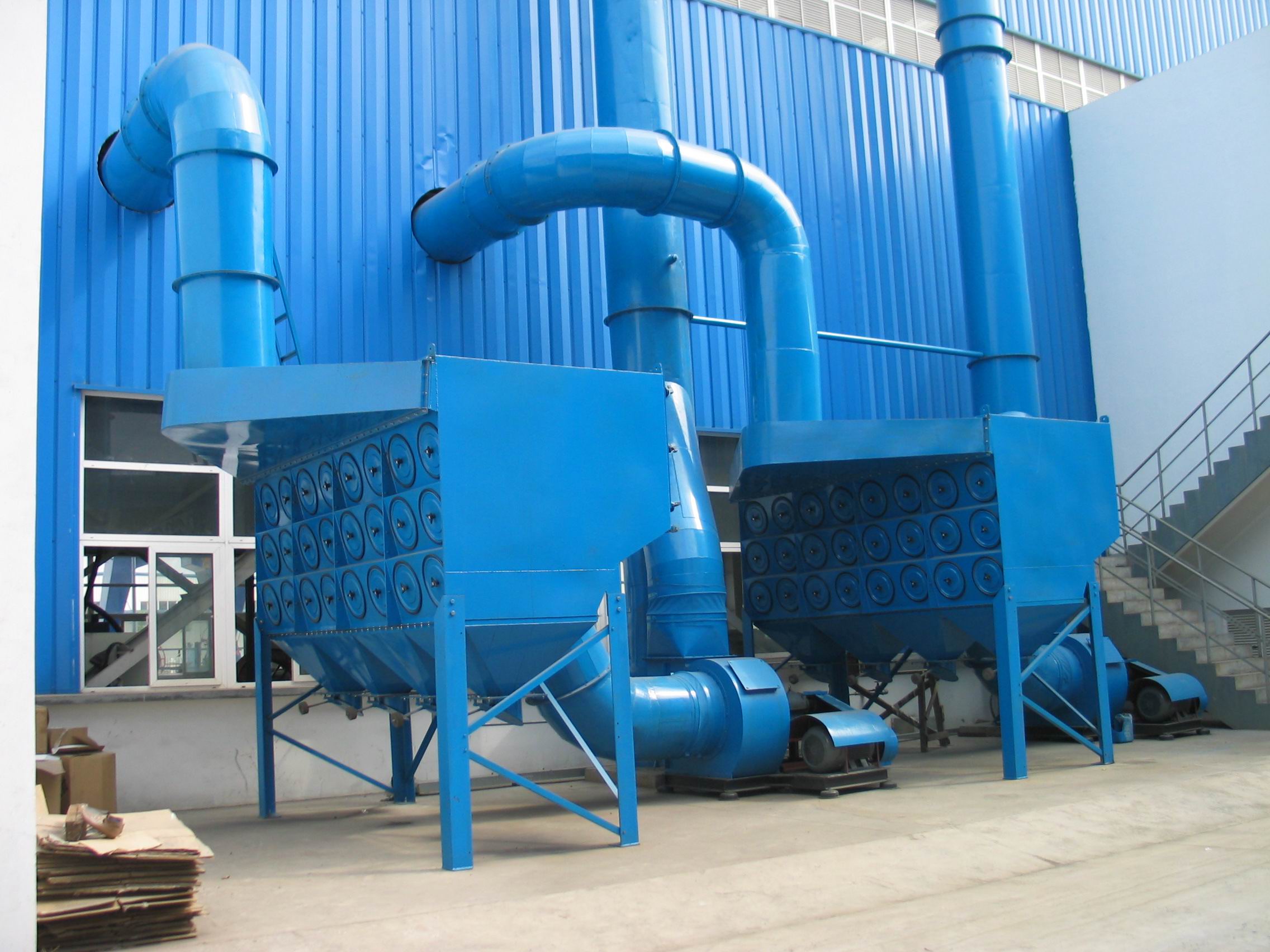 <b>反吹类除尘器</b>